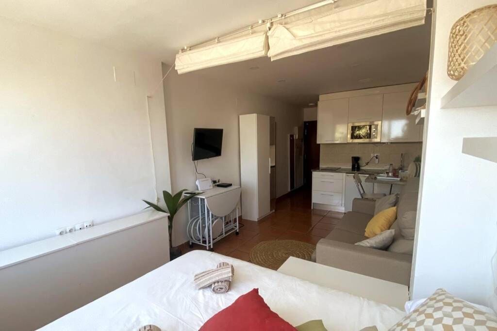 La Ventana De Puerto Marina Apartment เบนัลมาเดนา ภายนอก รูปภาพ